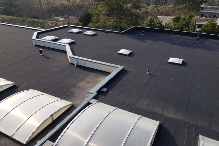 Bitumen dakbedekkig Resort op Schiermonnikoog